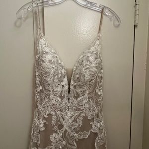 Essence of Australia W edding Dress New size 12